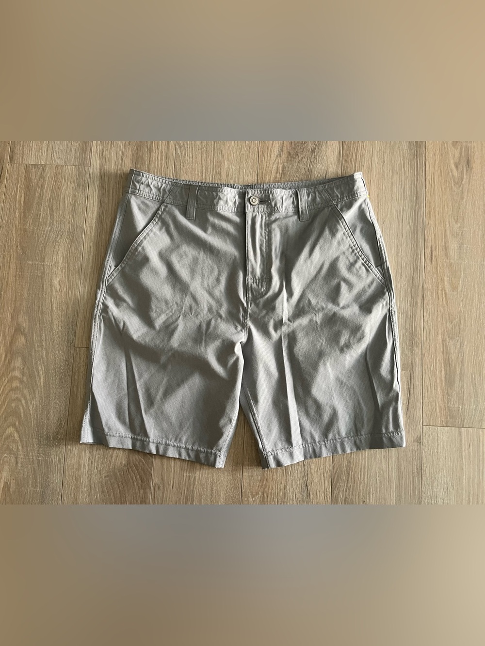 PRANA Men’s Hybridized Shorts Light Grey - Size 34